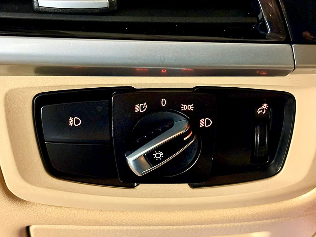 2014 BMW X5 Image 20