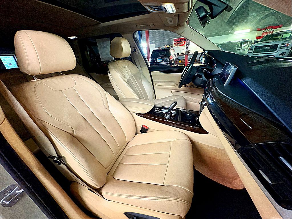 2014 BMW X5 Image 32