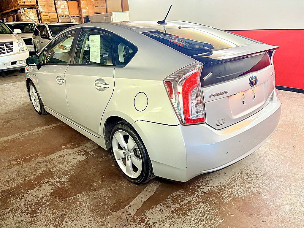 2013 Toyota Prius Image 5