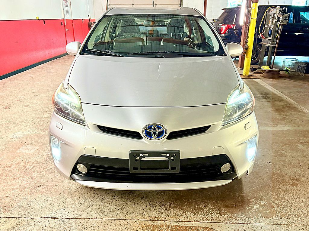 2013 Toyota Prius Image 9