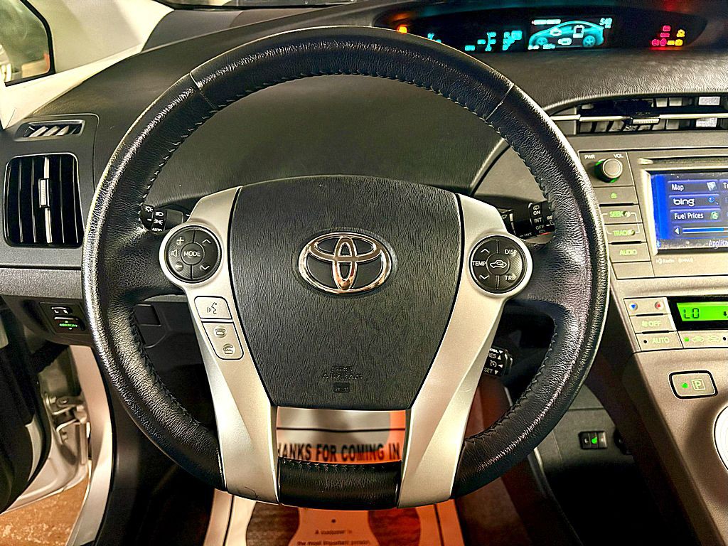 2013 Toyota Prius Image 11