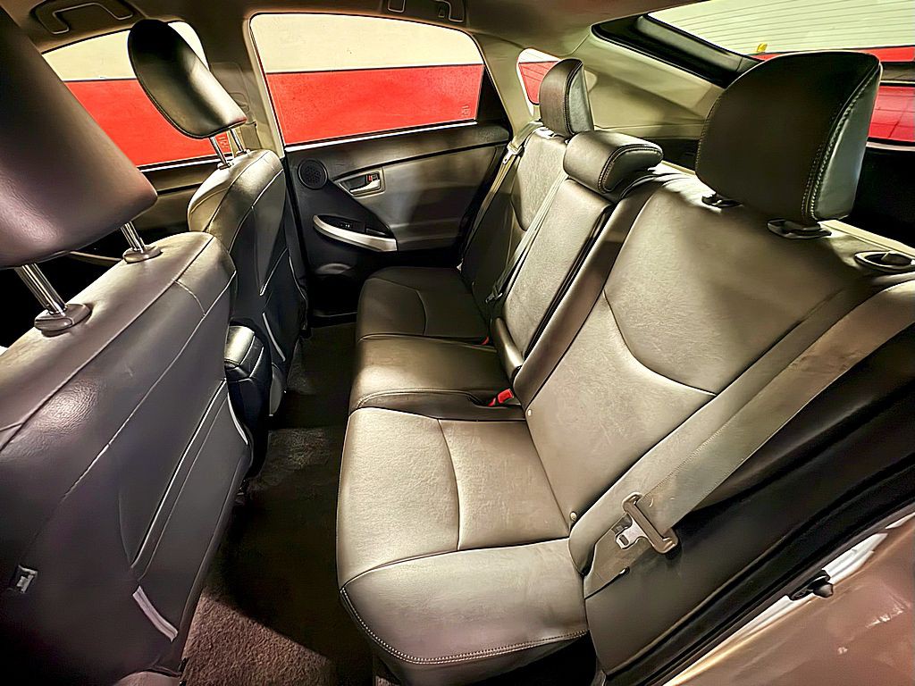 2013 Toyota Prius Image 21