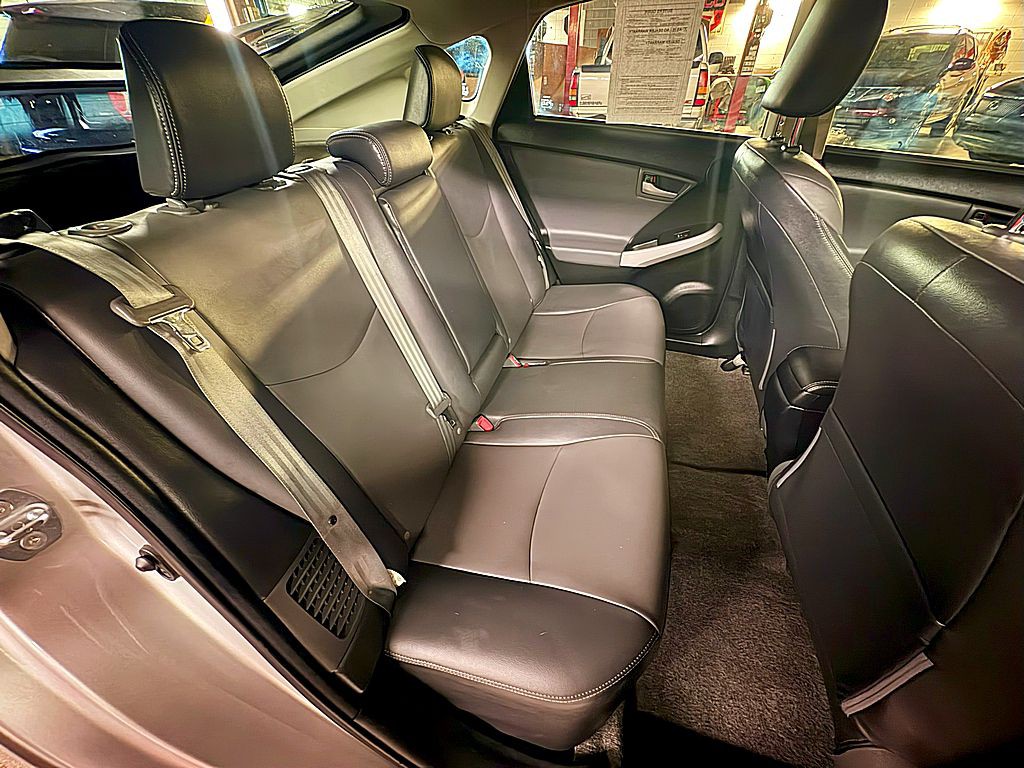 2013 Toyota Prius Image 23
