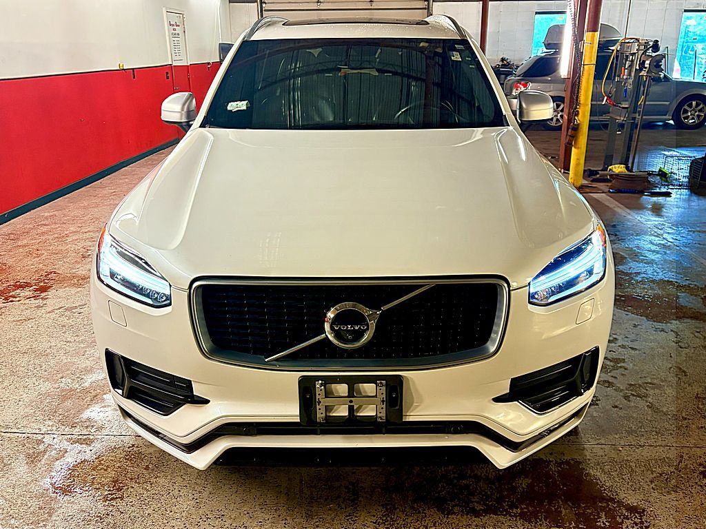 2016 Volvo XC90 Image 9