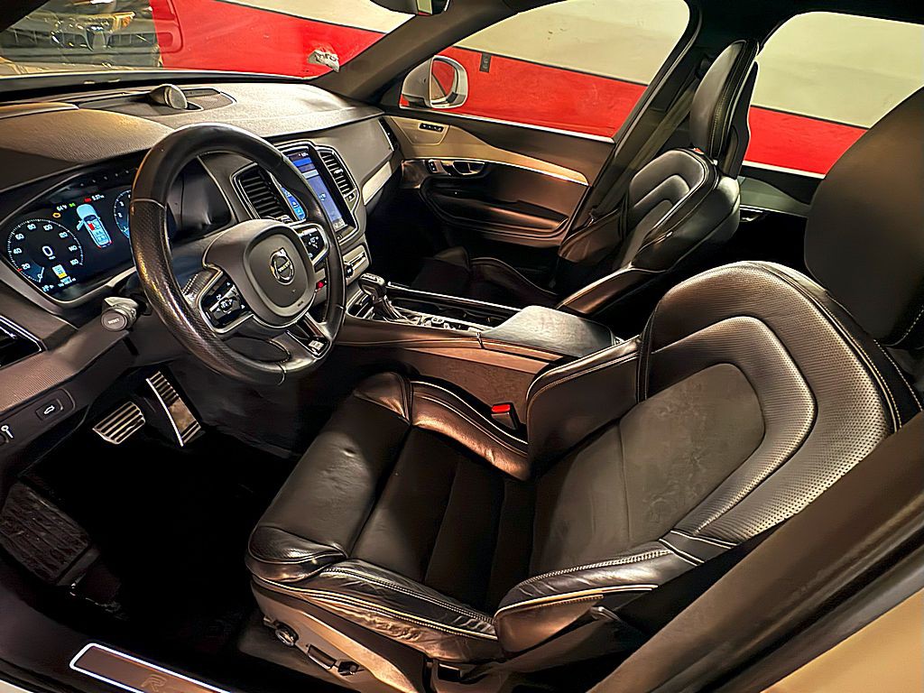 2016 Volvo XC90 Image 10