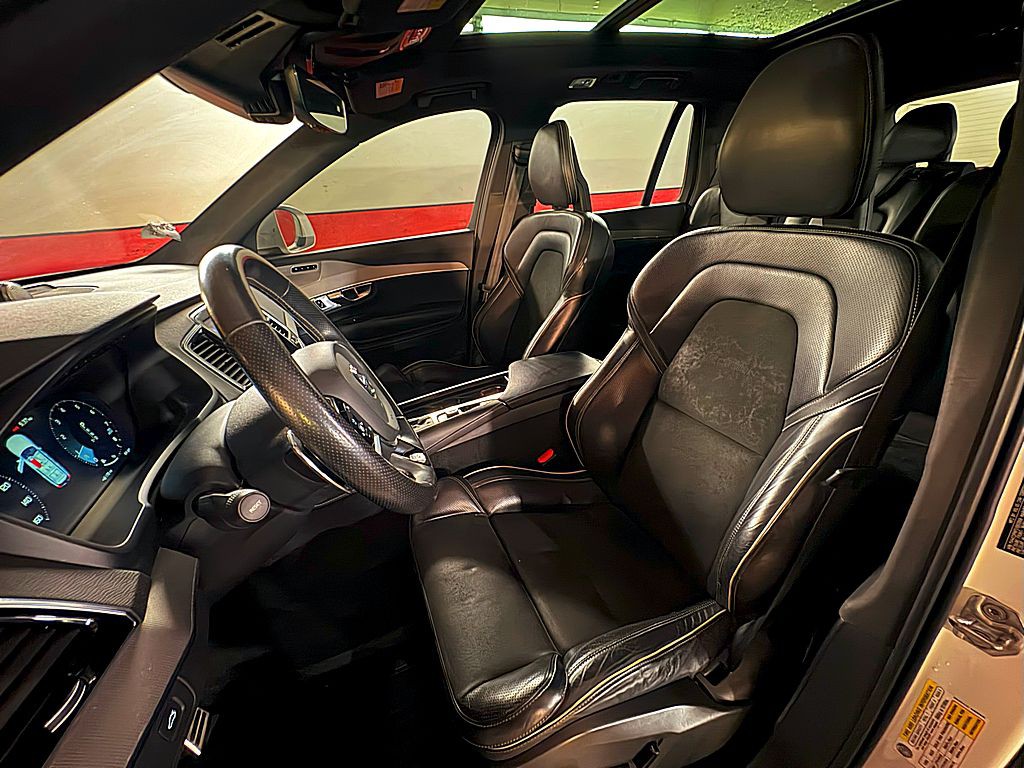 2016 Volvo XC90 Image 11