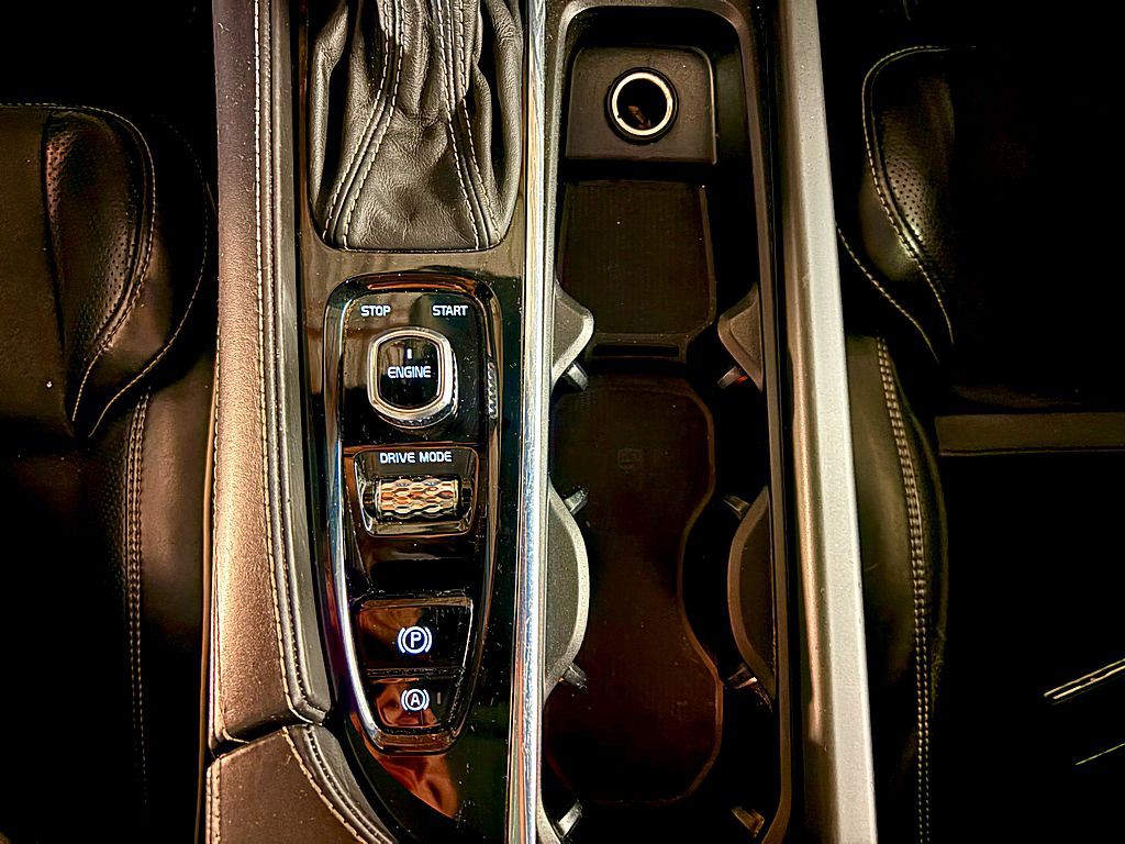 2016 Volvo XC90 Image 18
