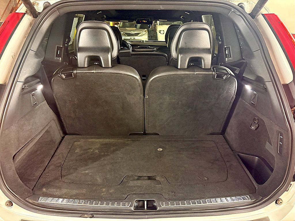 2016 Volvo XC90 Image 25