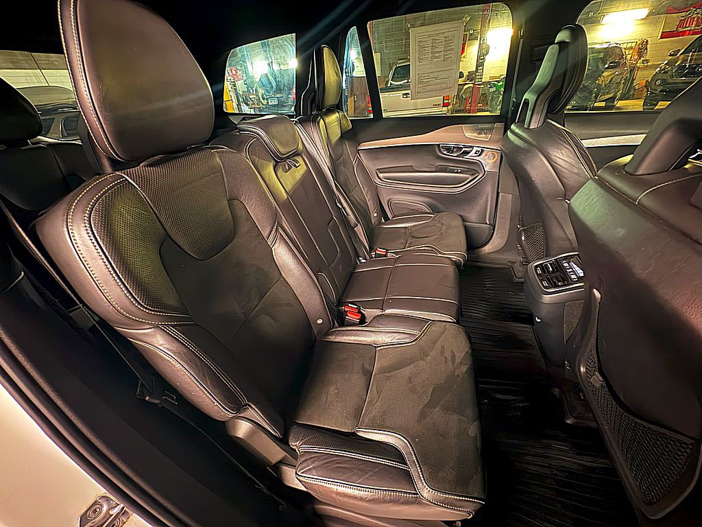 2016 Volvo XC90 Image 28