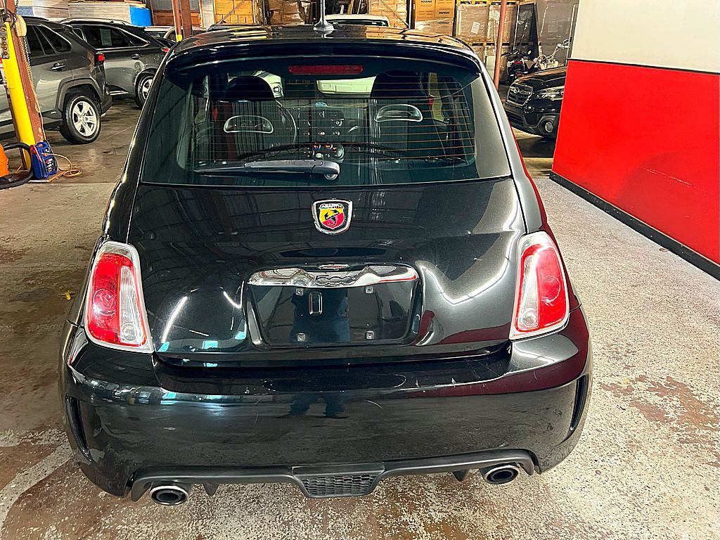 2013 FIAT 500 Image 9