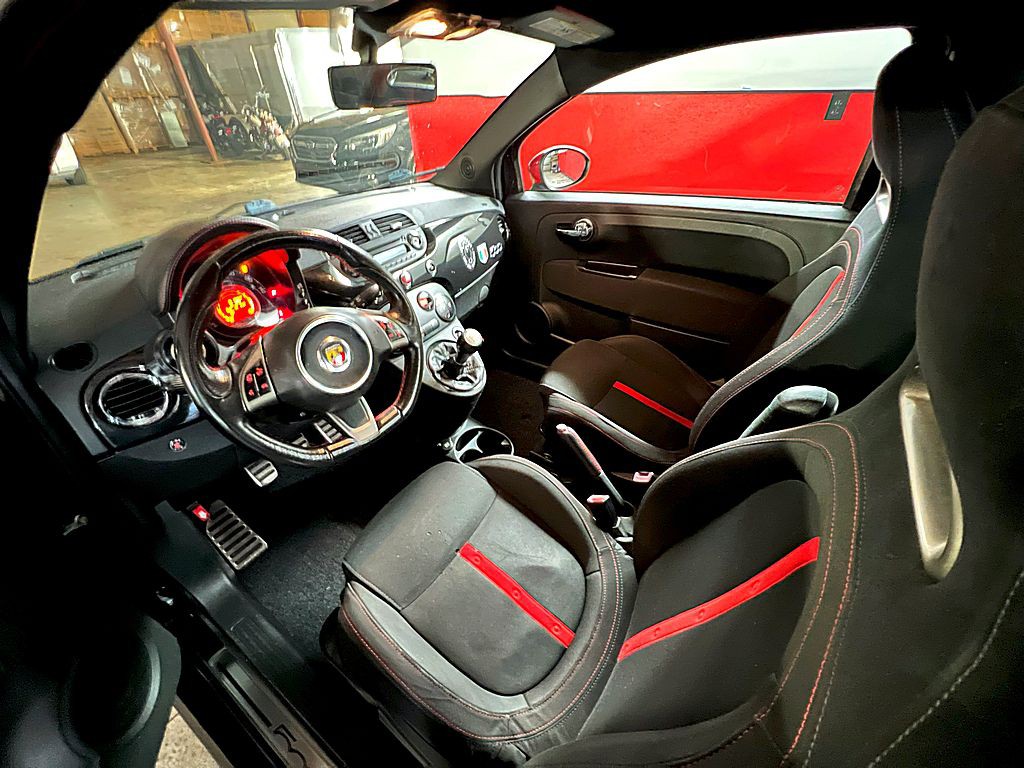 2013 FIAT 500 Image 13