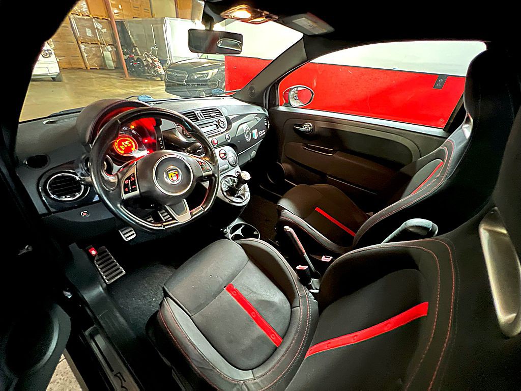 2013 FIAT 500 Image 14