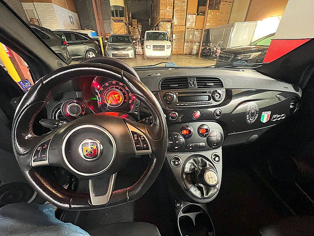 2013 FIAT 500 Image 17
