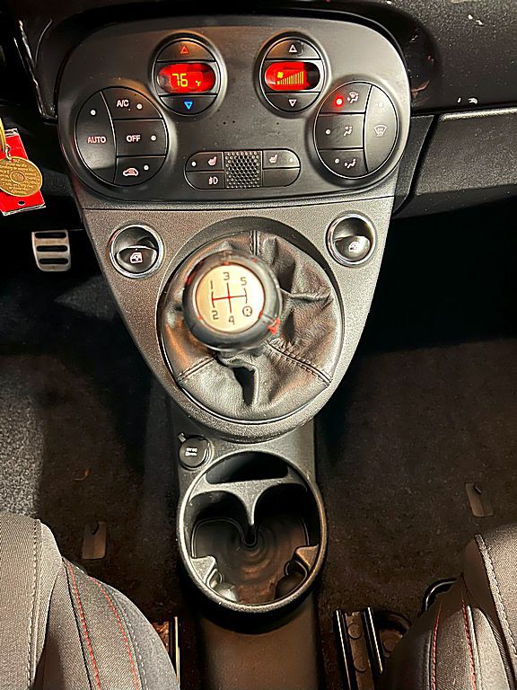 2013 FIAT 500 Image 22