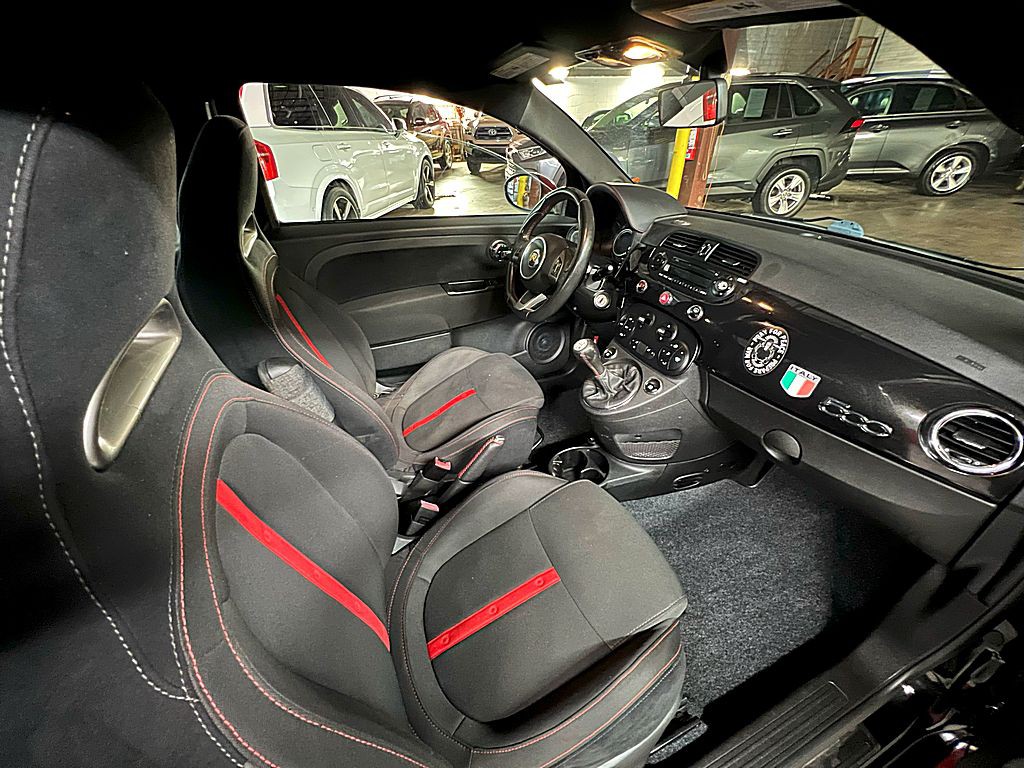 2013 FIAT 500 Image 27