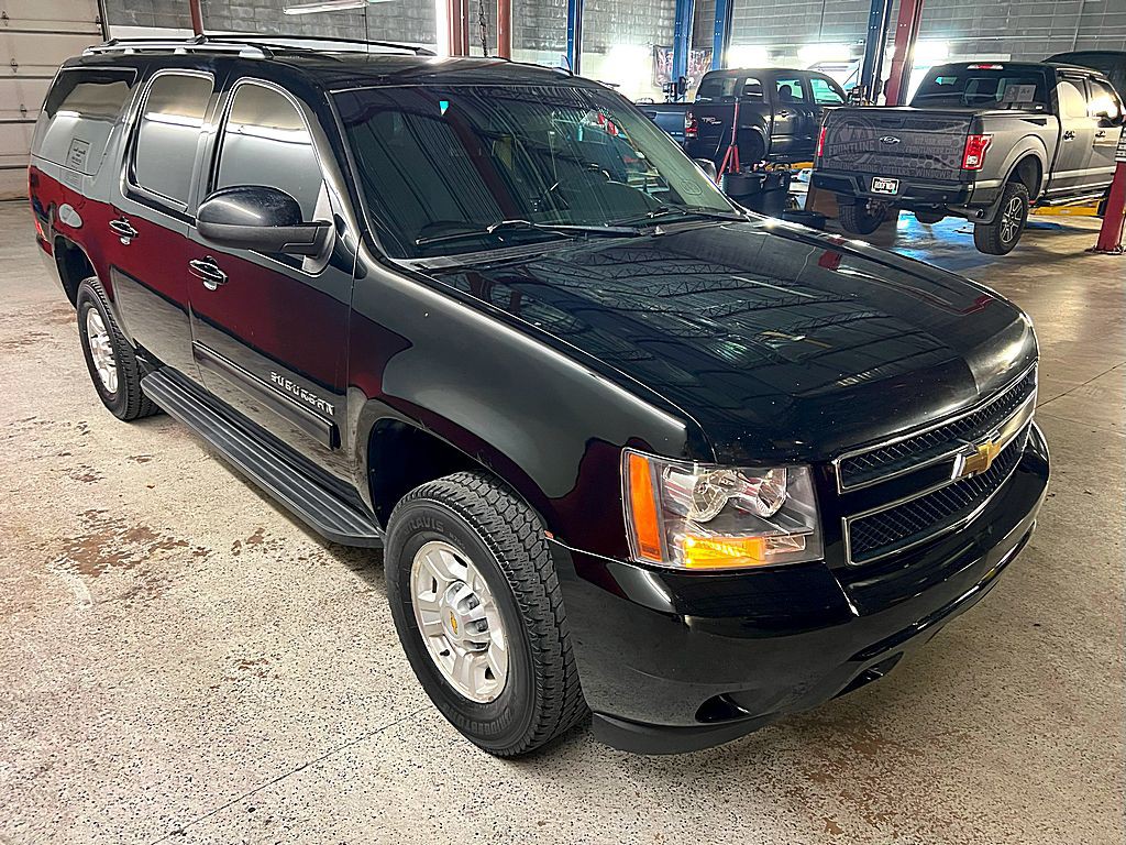 2011 Chevrolet Suburban Image 12