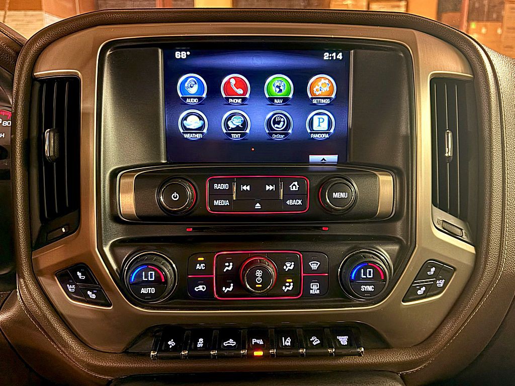 2015 GMC Sierra Image 16