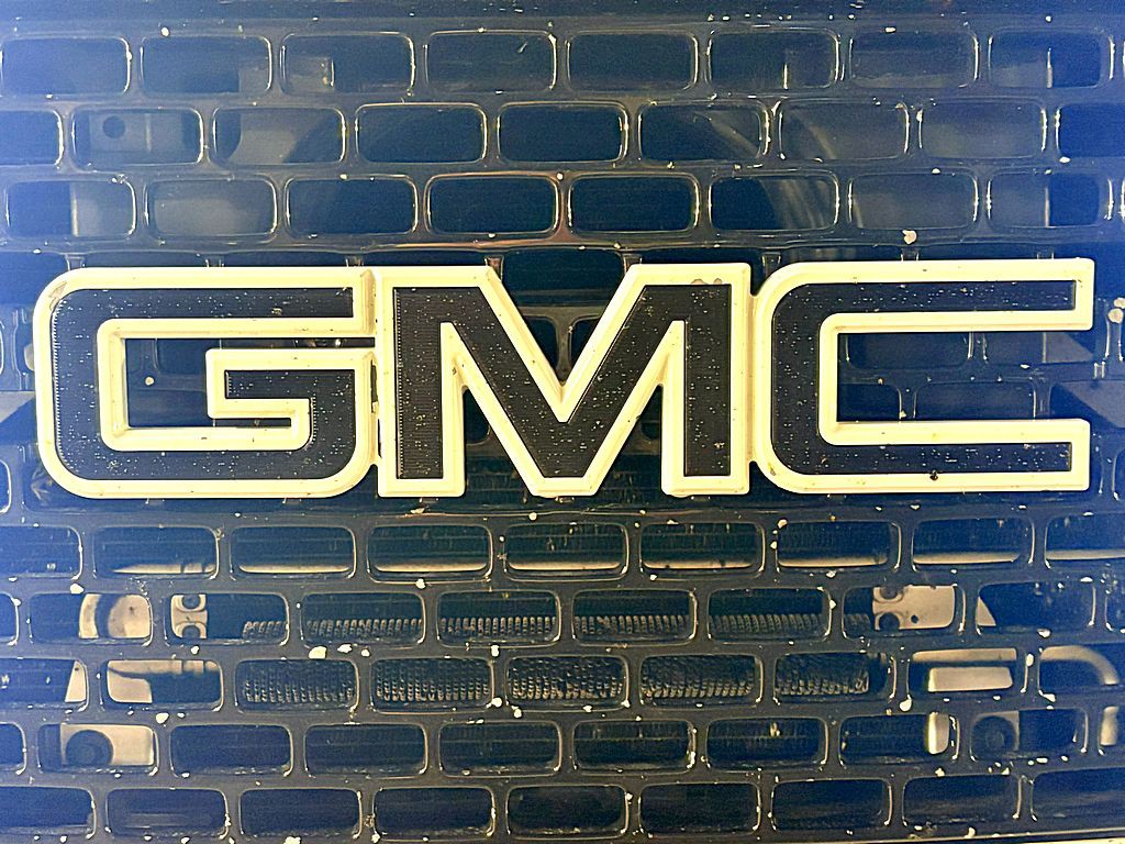 2015 GMC Sierra Image 32