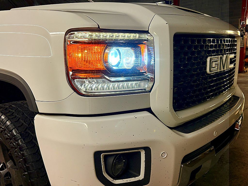2015 GMC Sierra Image 33