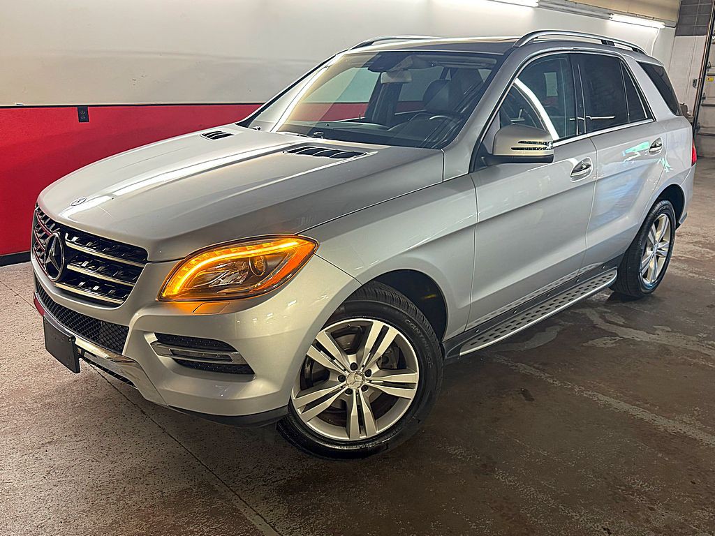 2013 Mercedes-Benz M-Class Image 1