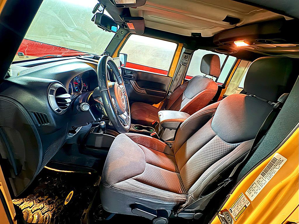 2013 Jeep Wrangler Unlimited Image 10