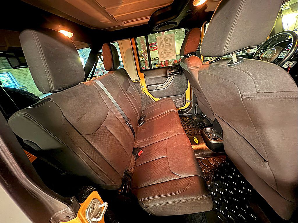 2013 Jeep Wrangler Unlimited Image 20