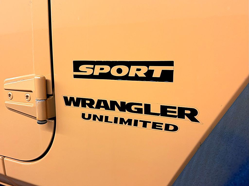 2013 Jeep Wrangler Unlimited Image 23