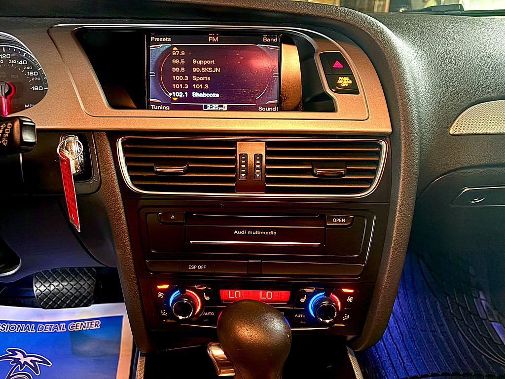 2010 Audi A4 Image 11