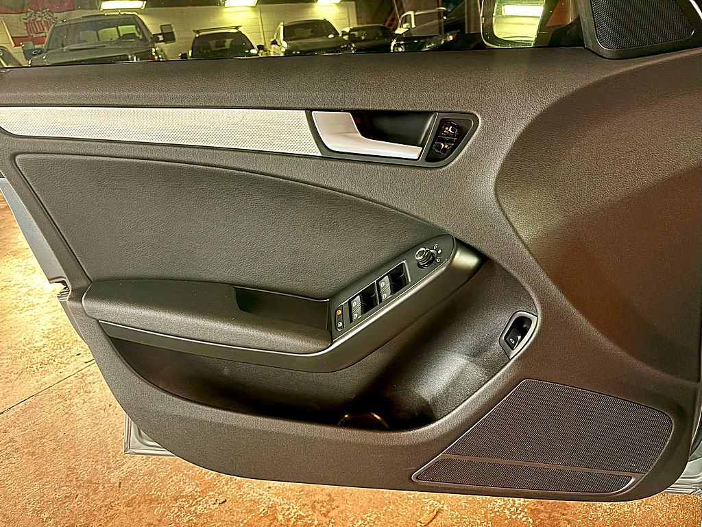 2010 Audi A4 Image 17