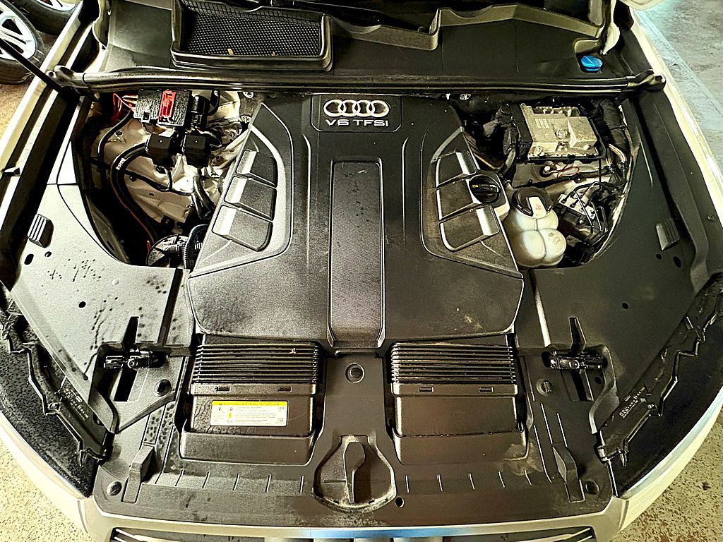 2018 Audi Q7 Image 2