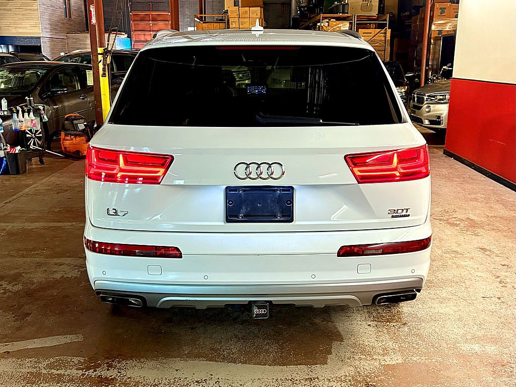 2018 Audi Q7 Image 6