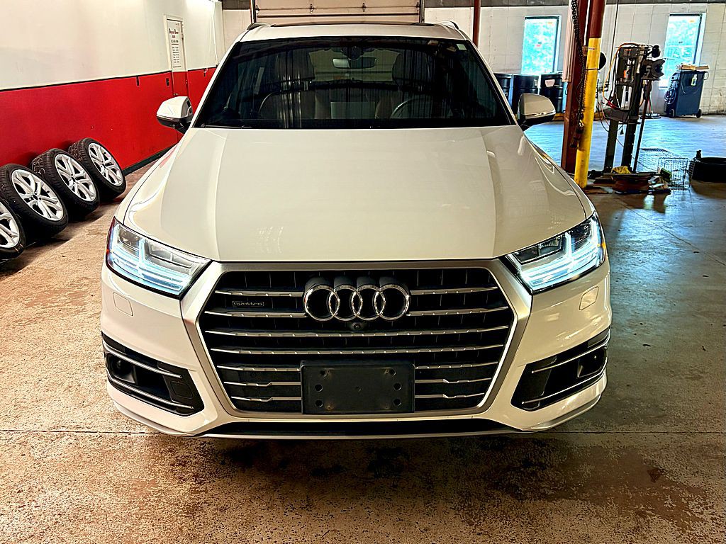 2018 Audi Q7 Image 9