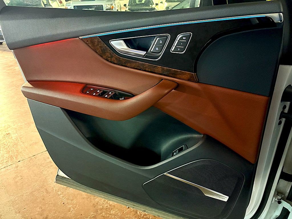 2018 Audi Q7 Image 21