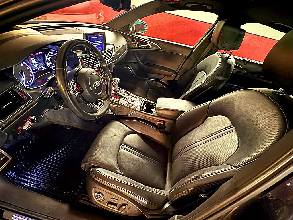 2013 Audi S6 Image 9