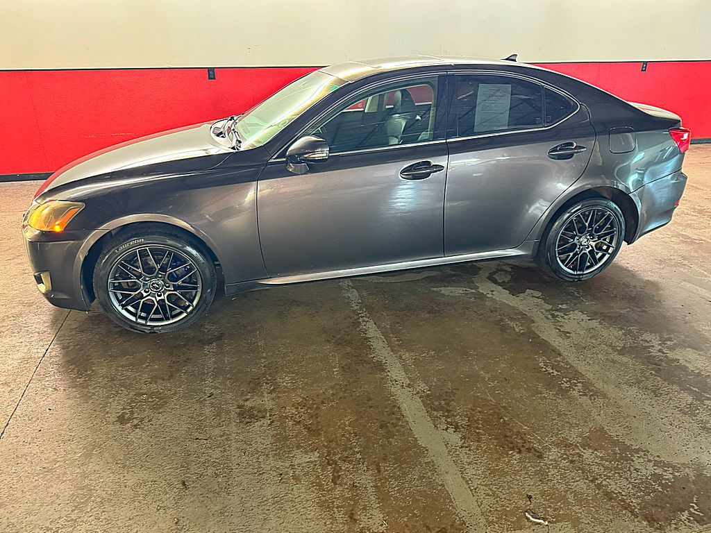 2009 Lexus IS Image 4