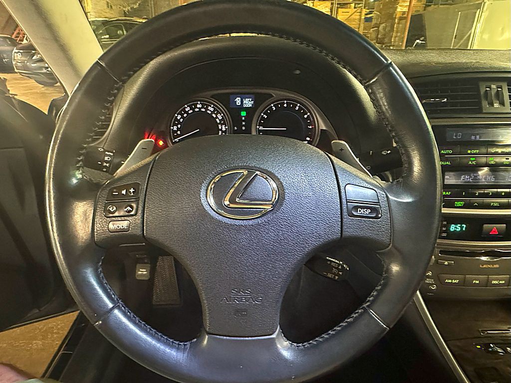 2009 Lexus IS Image 13