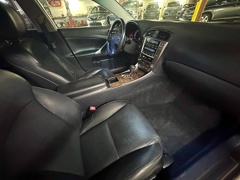 2009 Lexus IS Image 19