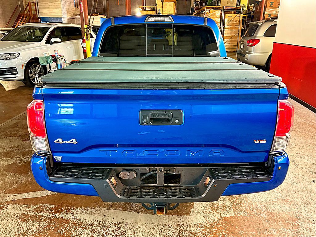 2017 Toyota Tacoma Image 6