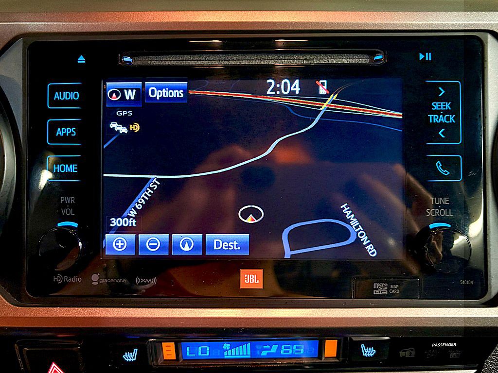 2017 Toyota Tacoma Image 14