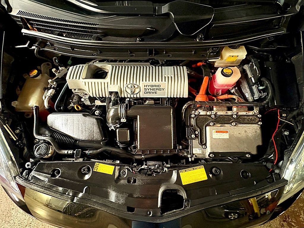 2010 Toyota Prius Image 2