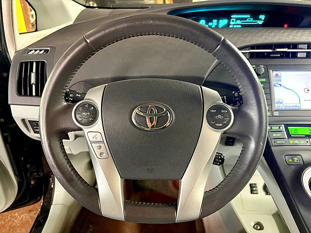 2010 Toyota Prius Image 12