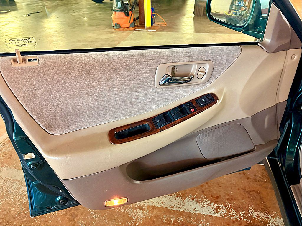 2000 Honda Accord Image 15