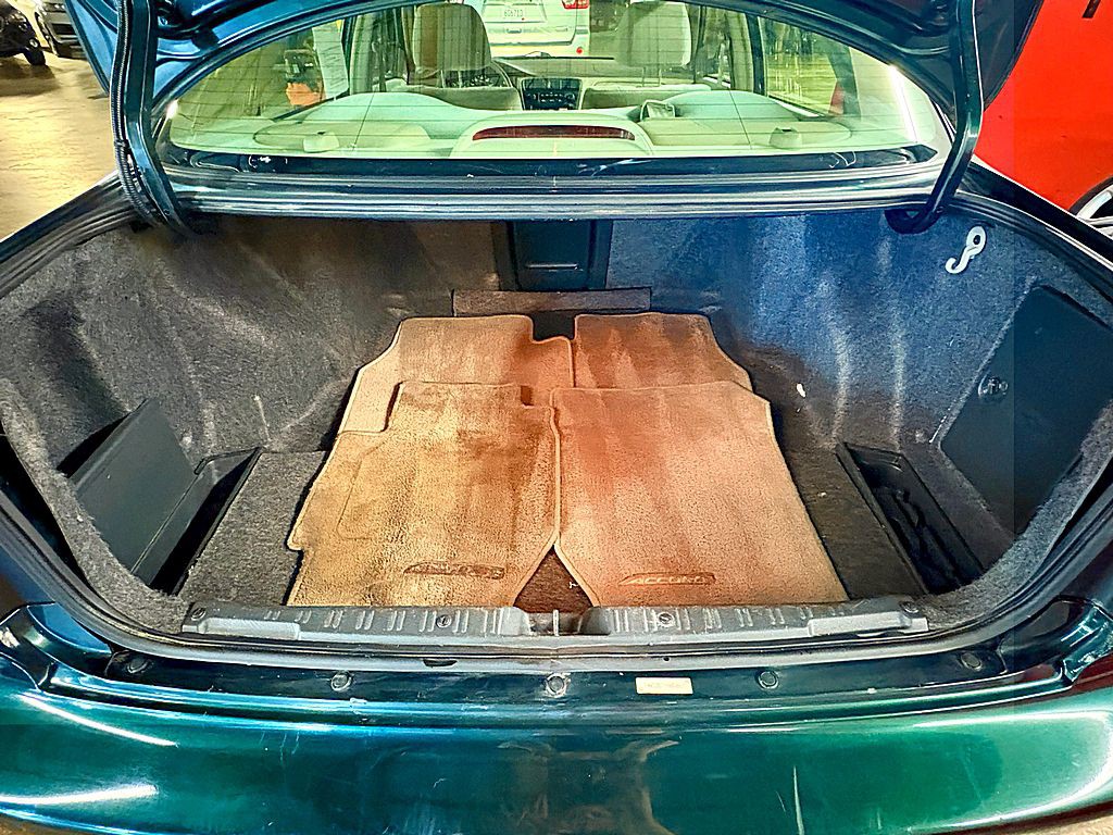 2000 Honda Accord Image 18