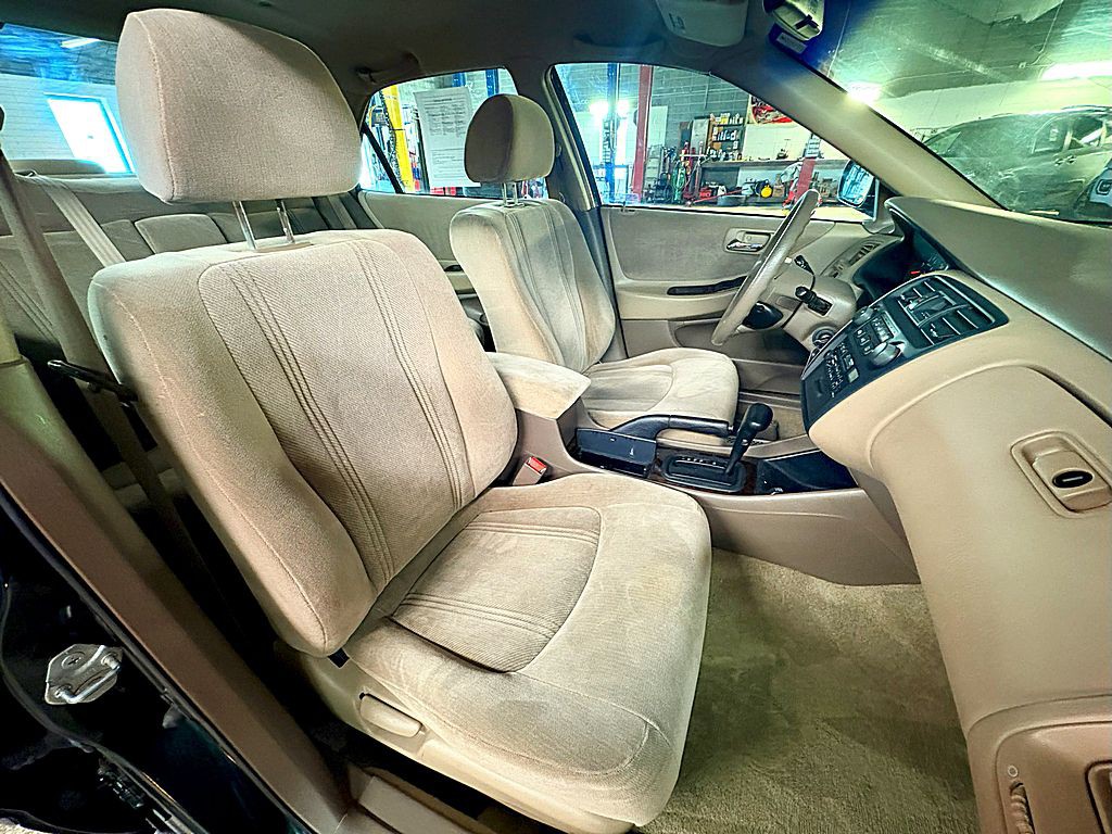 2000 Honda Accord Image 20