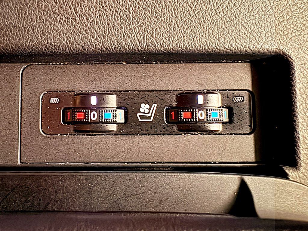 2012 Lexus RX Image 17