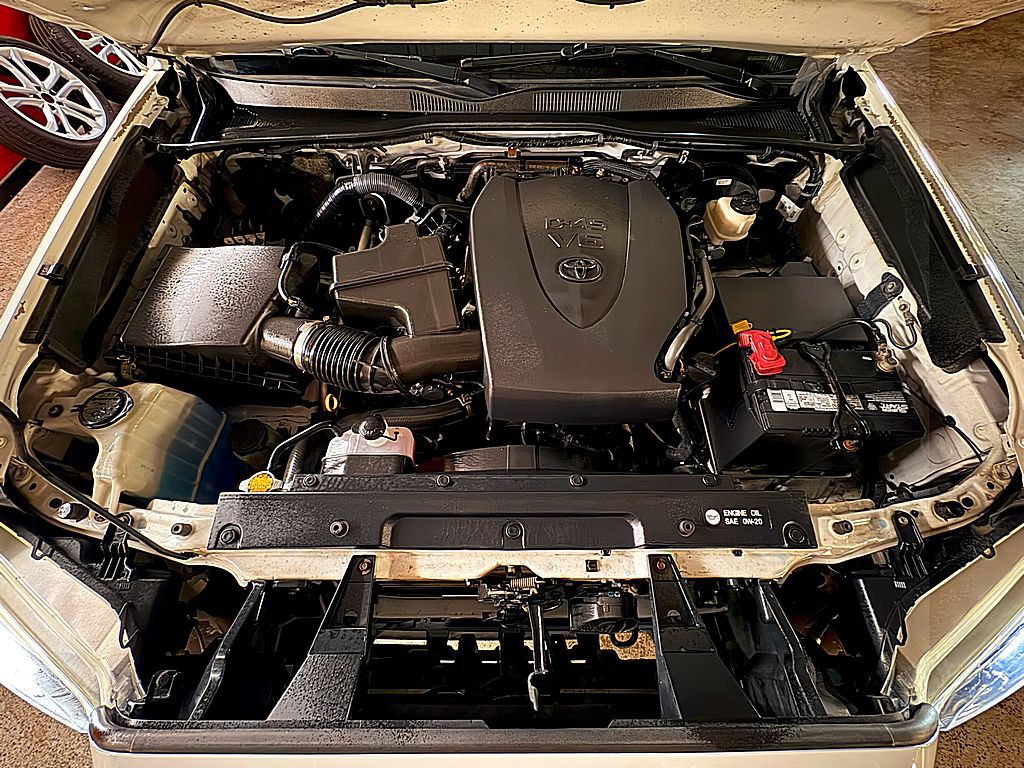 2016 Toyota Tacoma Image 2