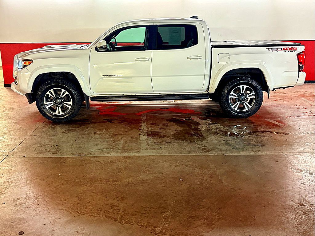 2016 Toyota Tacoma Image 4