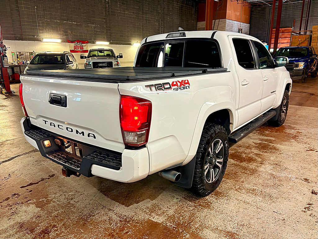 2016 Toyota Tacoma Image 7