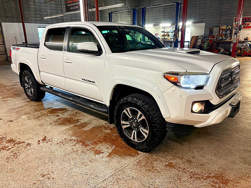 2016 Toyota Tacoma Image 8