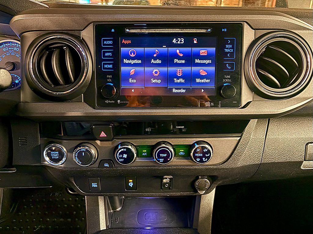 2016 Toyota Tacoma Image 13